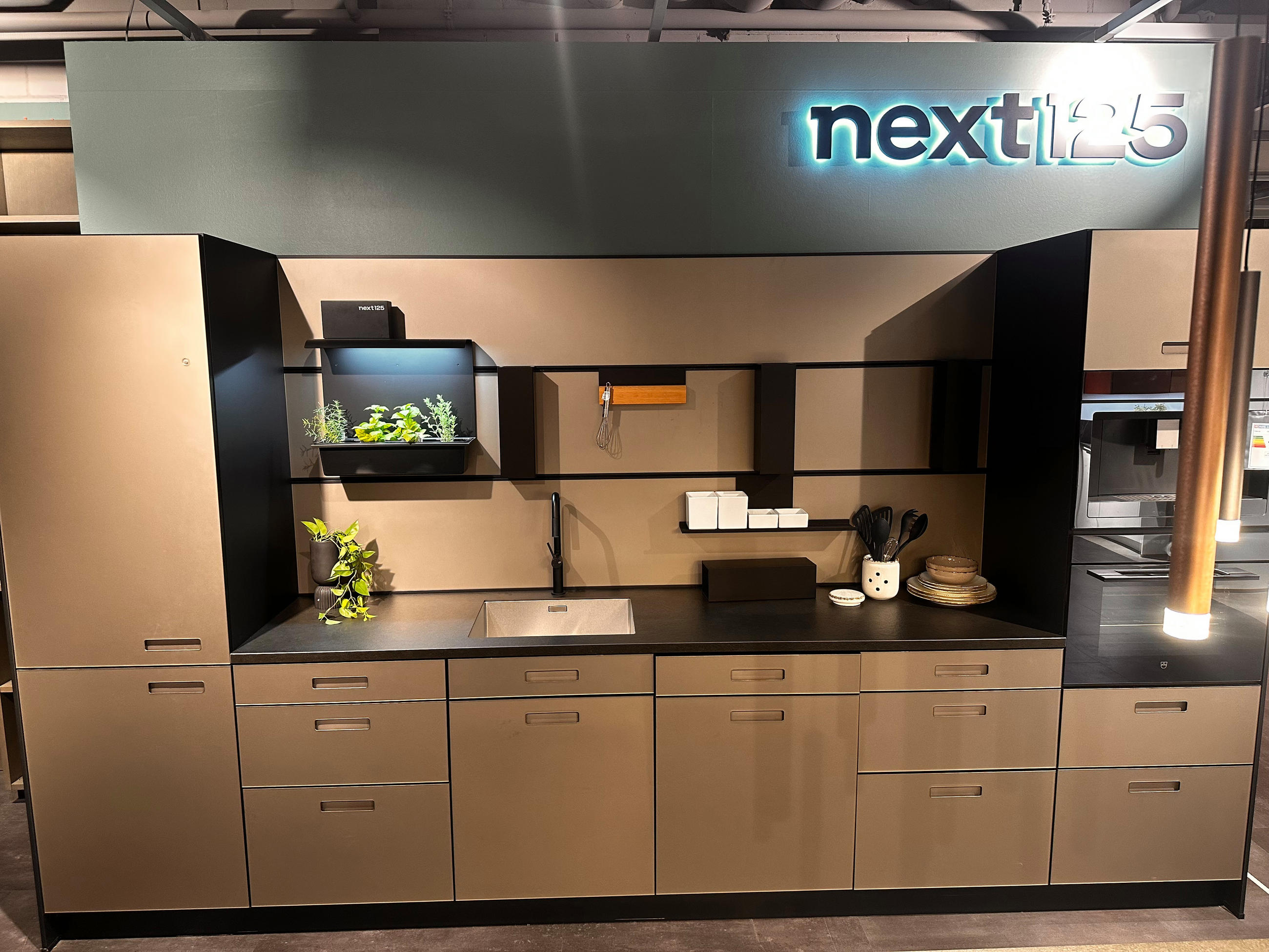 NEXT 125 EINBAUKÜCHE - Next 125