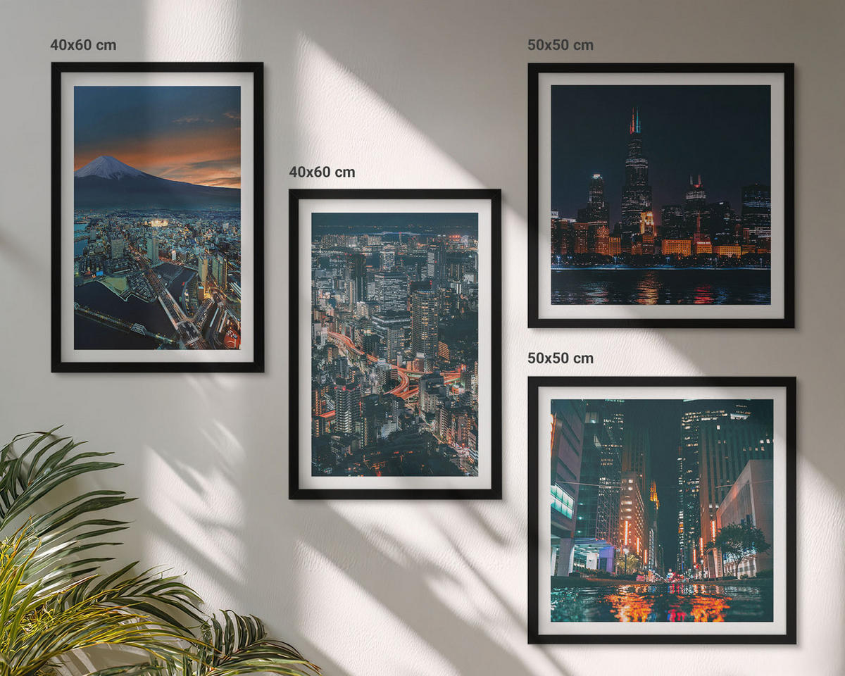 BILDER SET 4er Set - 50x50 cm & 40x60 cm Schwarzer Rahmen - Bergpanorama der Stadt bei Nacht - Schwarz, Kunststoff (50/50cm) - TULUP