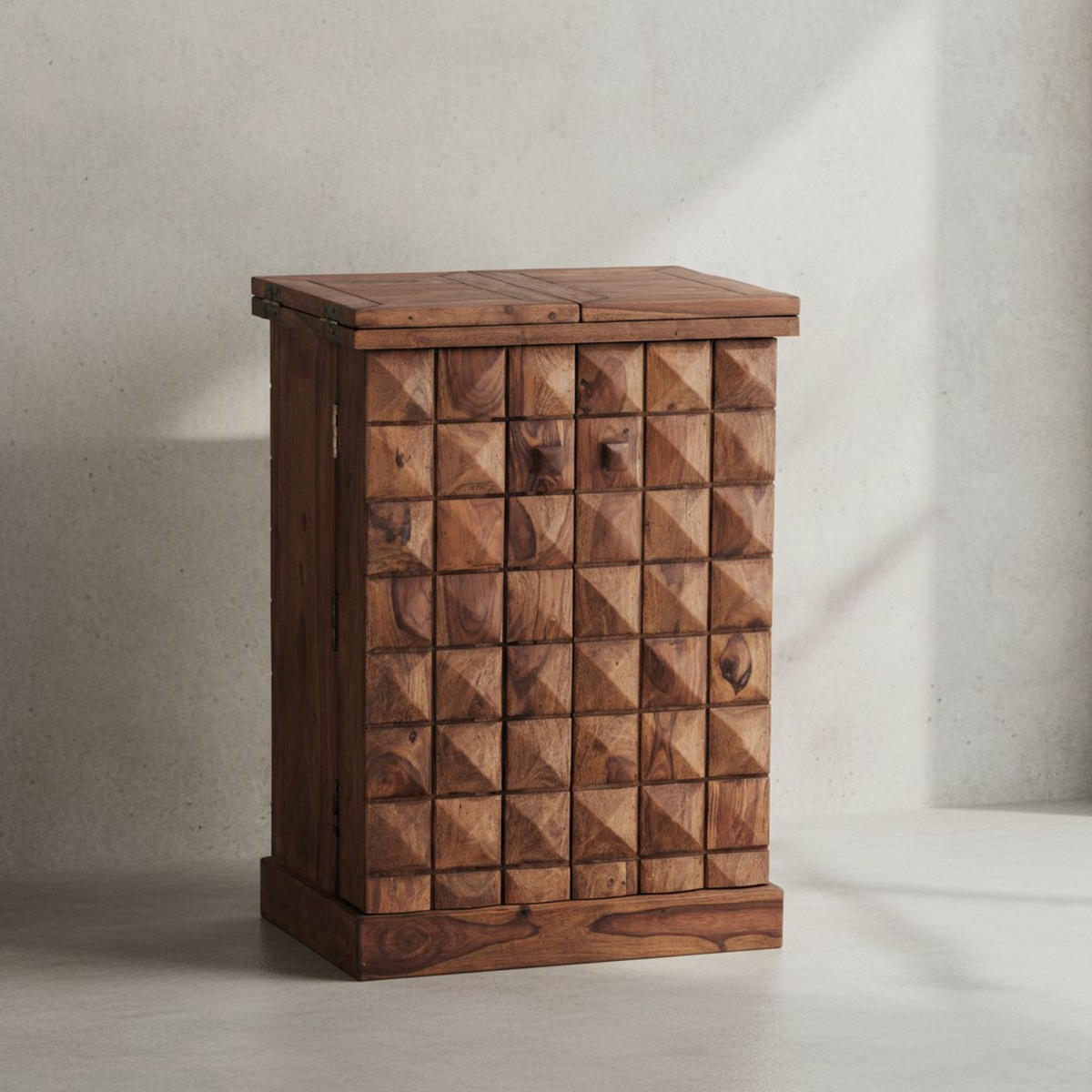 BARSCHRANK aus Massivholz mit Türen und integrierter Weinaufbewahrung SAAR, Braun 64x50x91 cm - Braun, Holz (64/91/50cm) - KADIMA DESIGN