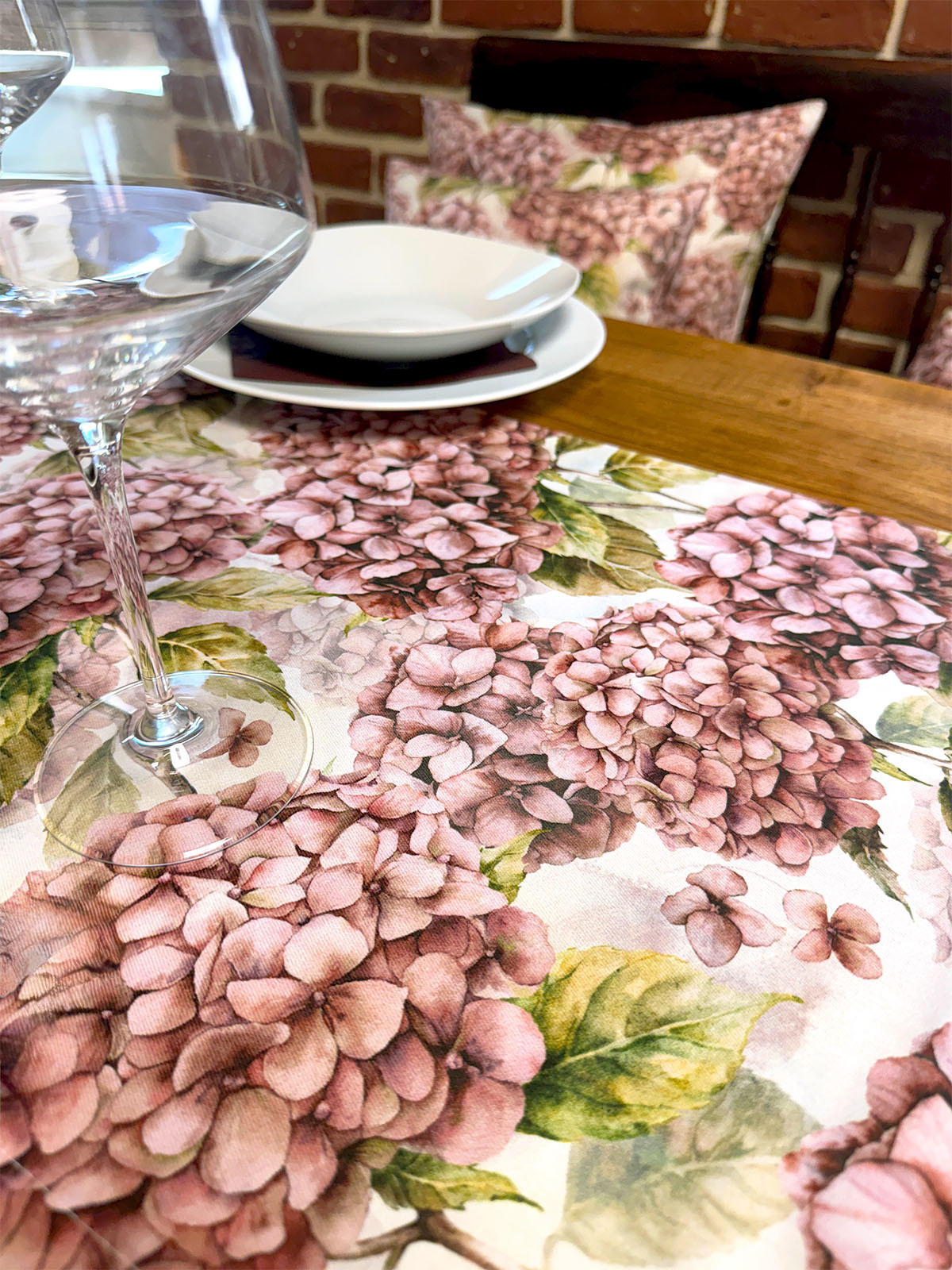 XS-MITTELDECKE Landlust-Hortensie burgundy-rose 60/60 cm - Hellrosa/Dunkelrosa, Textil (60/60cm) - beties Heimtextil