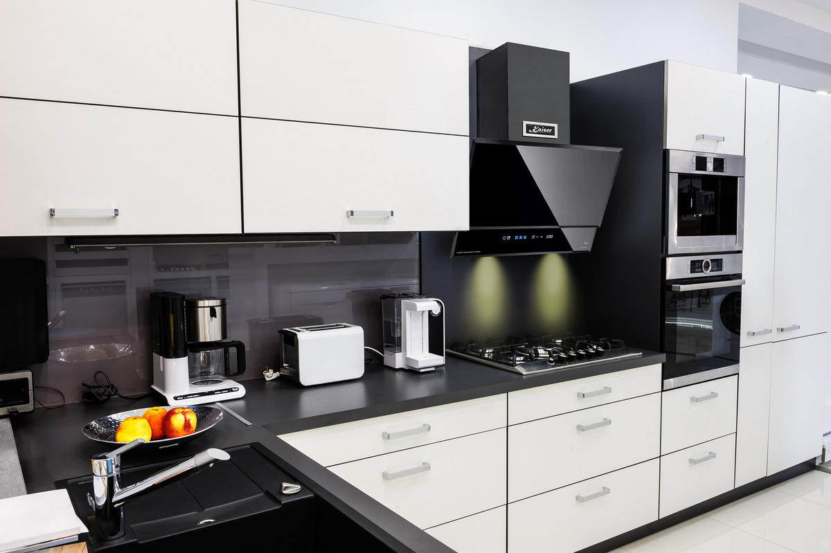 DUNSTABZUGSHAUBE AT 6410 F Eco 60 cm Schwarz - Schwarz, Glas/Metall (60/77/37.5cm) - Kaiser Küchengeräte