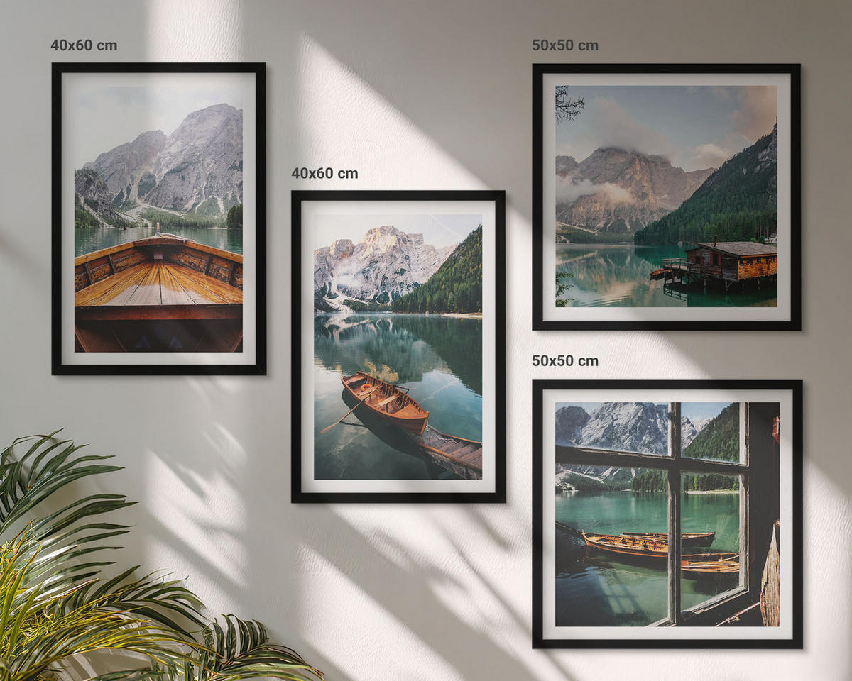 BILDER SET 4er Set - 50x50 cm & 40x60 cm Schwarzer Rahmen - See, Berge, Boote, Hütte, Fenster - Schwarz, Kunststoff (50/50cm) - TULUP