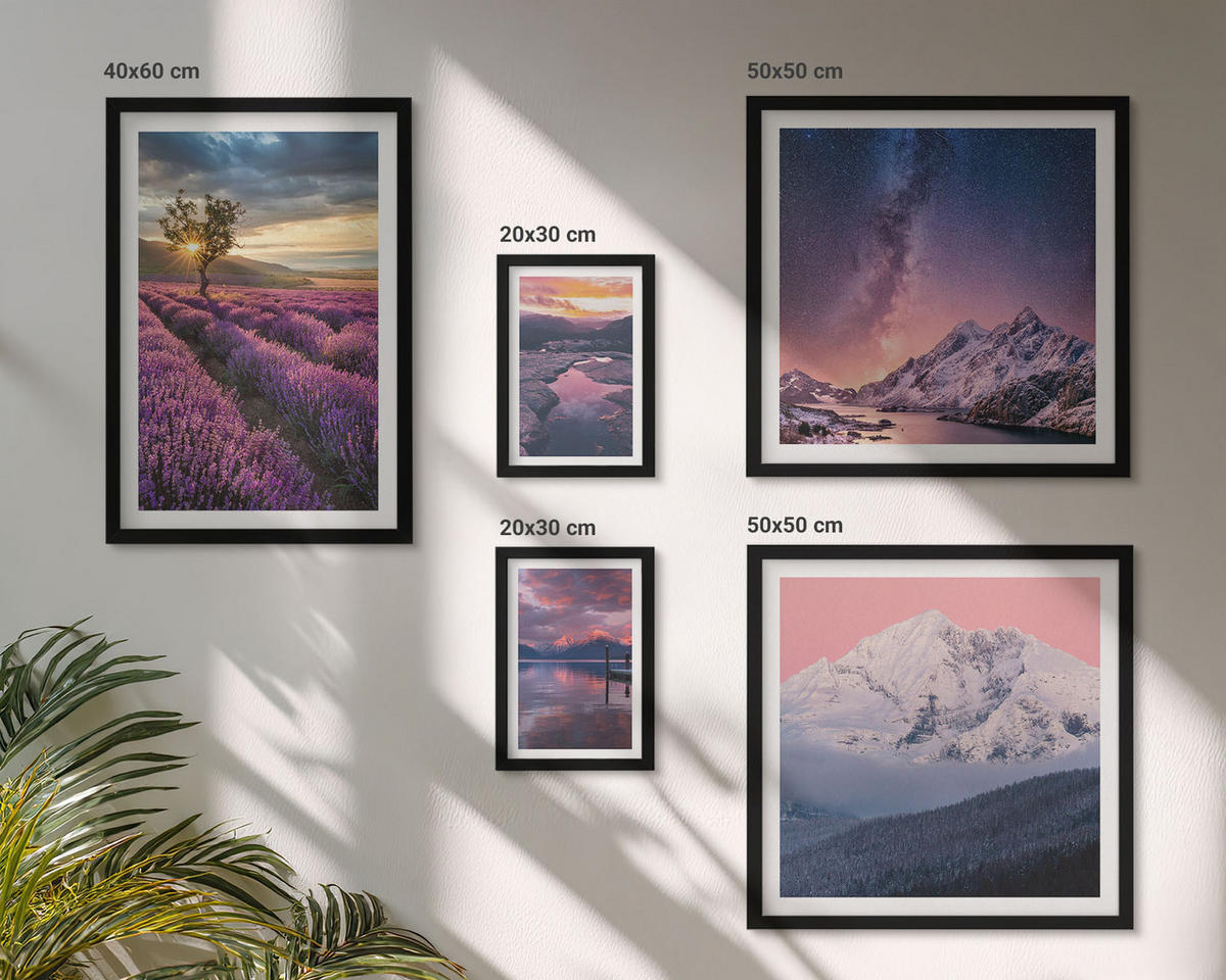 BILDER SET 5er Set - 50x50 cm & 20x30 cm & 40x60 cm Schwarzer Rahmen - Nachtstädte mit Neonlichtern - Schwarz, Kunststoff (40/60cm) - TULUP