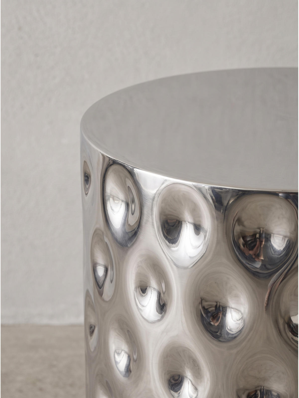 BEISTELLTISCH MAYENNE, Aluminium, handgefertigt, Silber, Ø 36 x 50 cm - Silberfarben, Metall (36/36/50cm) - KADIMA DESIGN