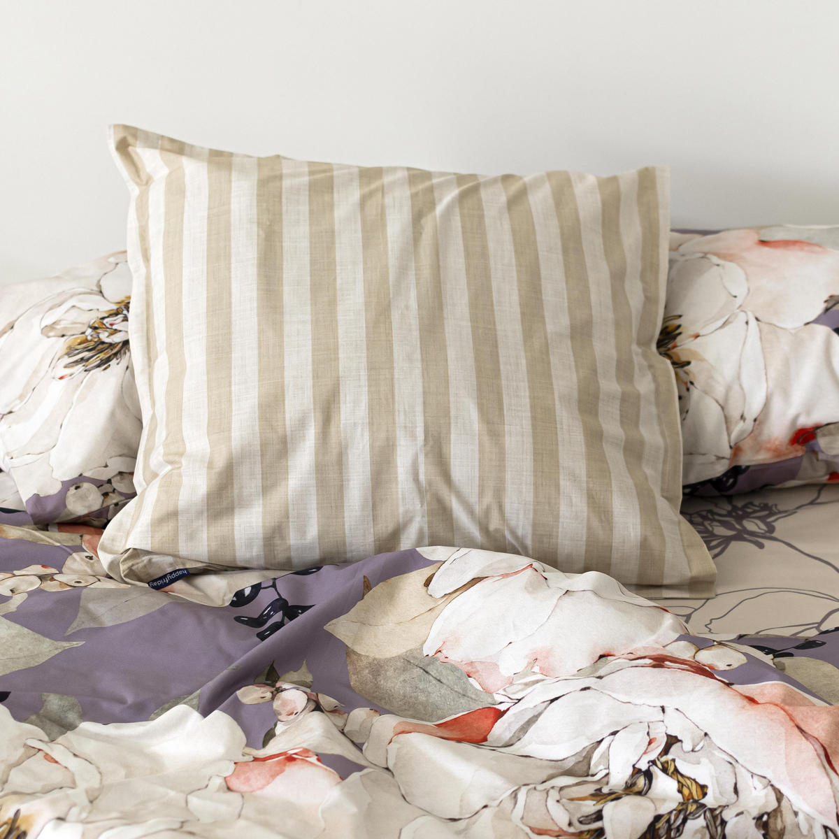 KISSENBEZUG white peonies 60x60 cm mehrfarbig - Multicolor, Textil (60/60cm) - Happy Friday