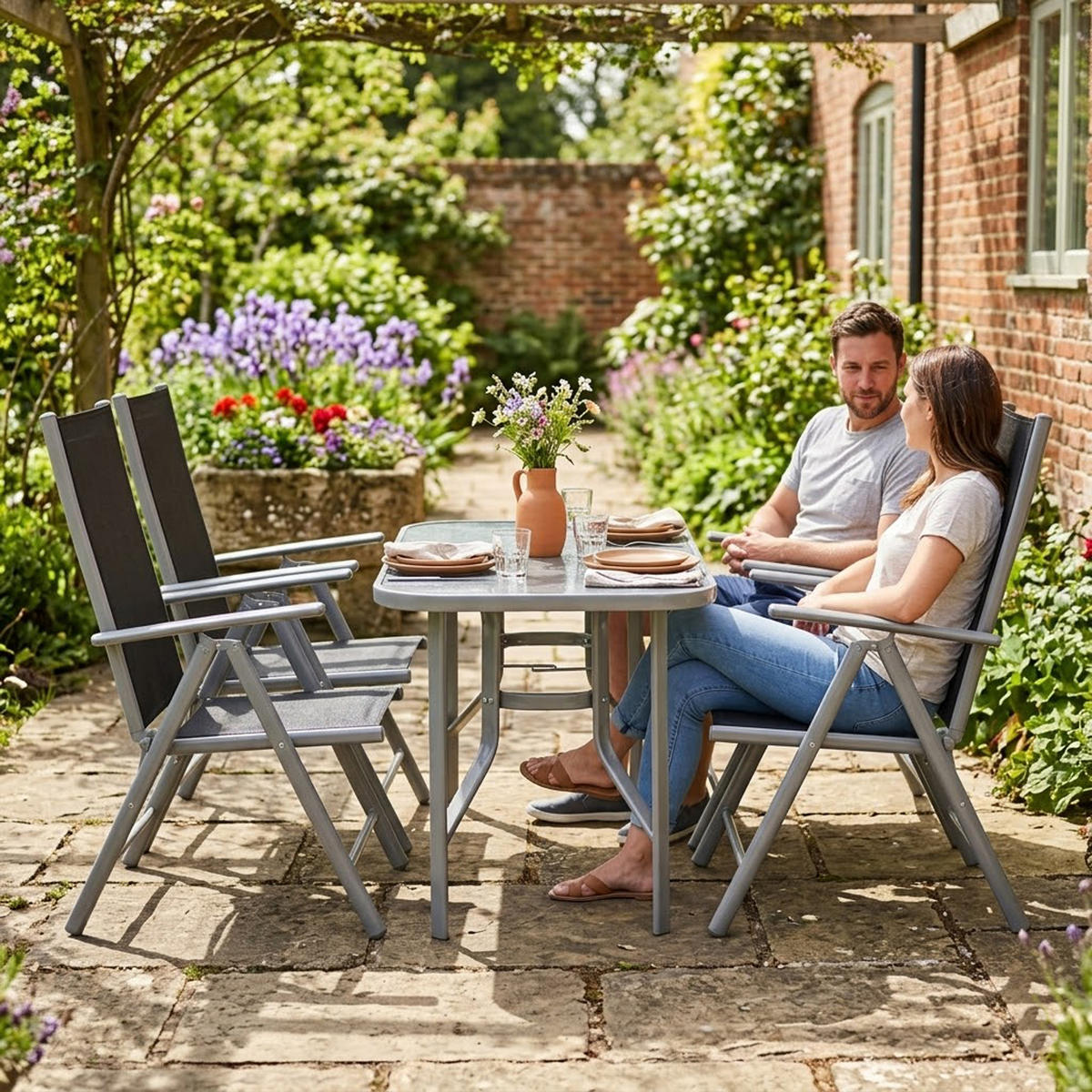 GARTEN-GARNITUR Chelmsford 5-teilig (4x Klappsessel mit Armlehnen, 1x Tisch 120x70cm) - Garten-Essgruppe mit Gestell aus Aluminium / Stahl - Grau, Metall - TPFGarden
