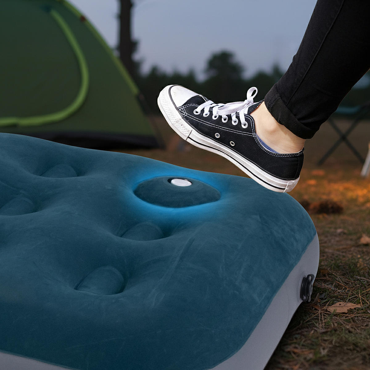 LUFTBETT Luftmatratze Camping 2 Personen 191x137x22cm aufblasbar mit Fußpumpe - Blau, Kunststoff (137/191cm) - Avenli