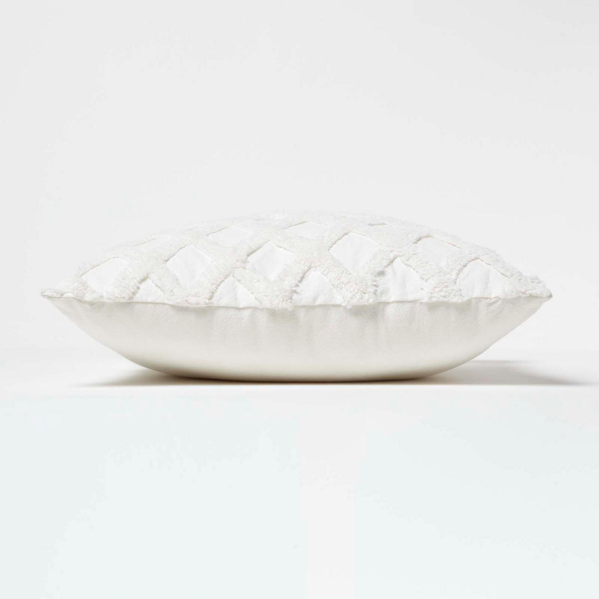 DEKOKISSEN Tufted 45/45 cm weiß mit Rautenmuster - Weiß, Textil (45/45cm) - Homescapes