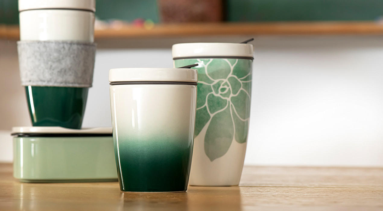Grün-weiße Thermobecher