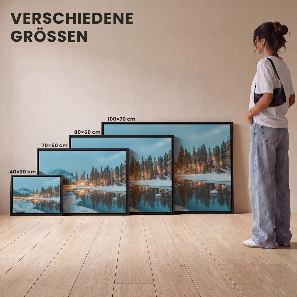 LEINWAND Bilder mit Rahmen - Winterlandschaft - Natur - Haus - Berge - Schnee - 70x50 - Hellblau, Textil (70/50cm) - MuchoWow