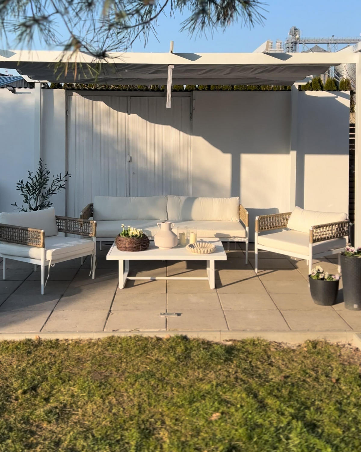 LOUNGE SADA 4-místná Symmetrisch Hliník Bílá Serla - bílá/béžová, kov - Beliani