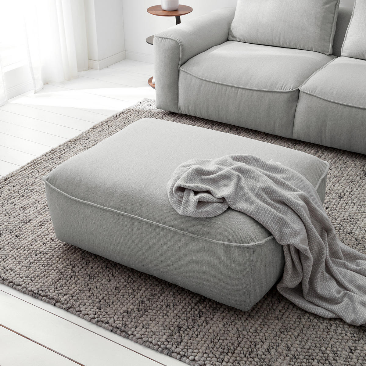 POLSTERHOCKER - Hellgrau/Schwarz, Kunststoff/Textil (99/40/82cm) - home24