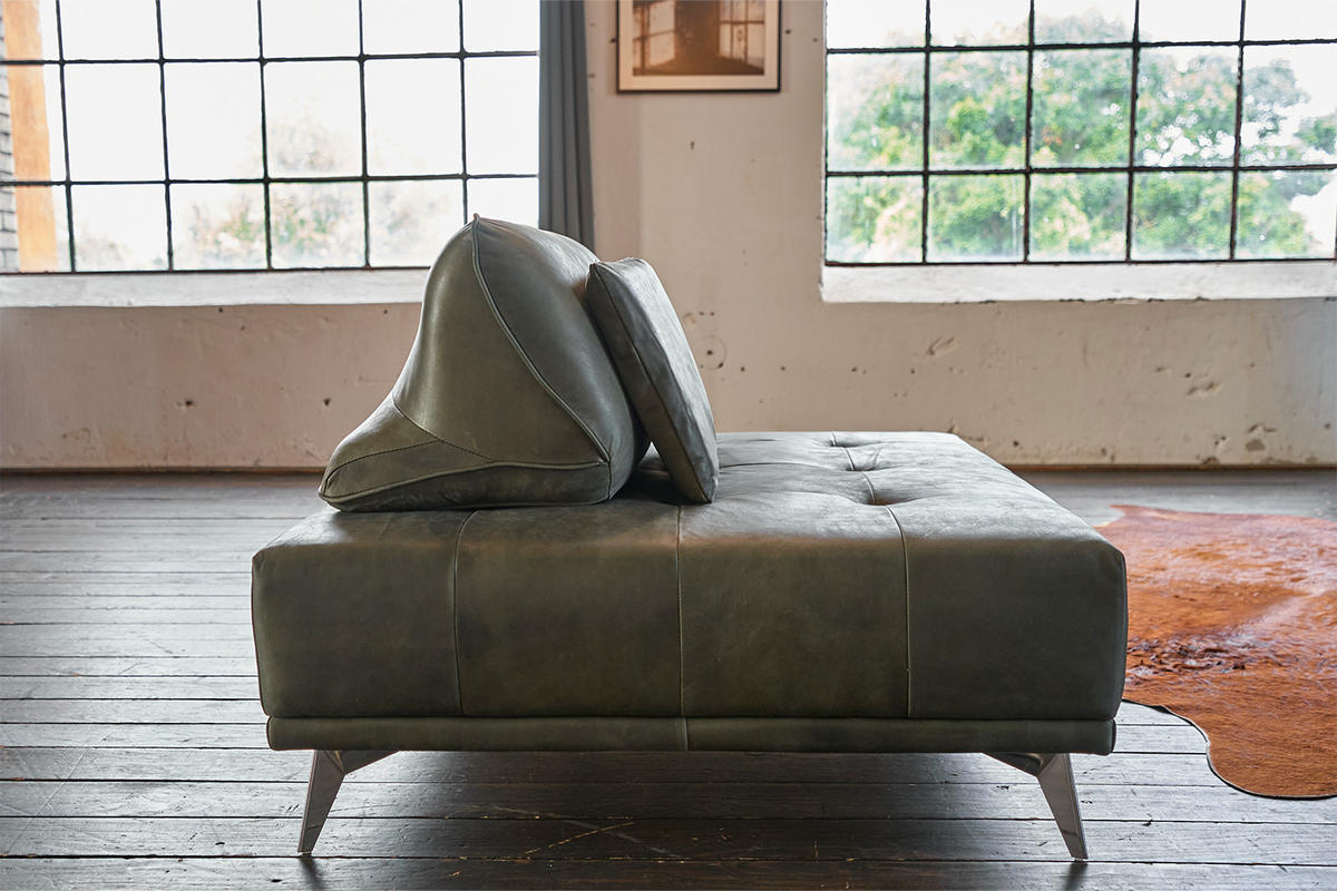 HOCKER WIOLO Grün Leder - Silberfarben/Grün, Leder (110/42/110cm) - KAWOLA