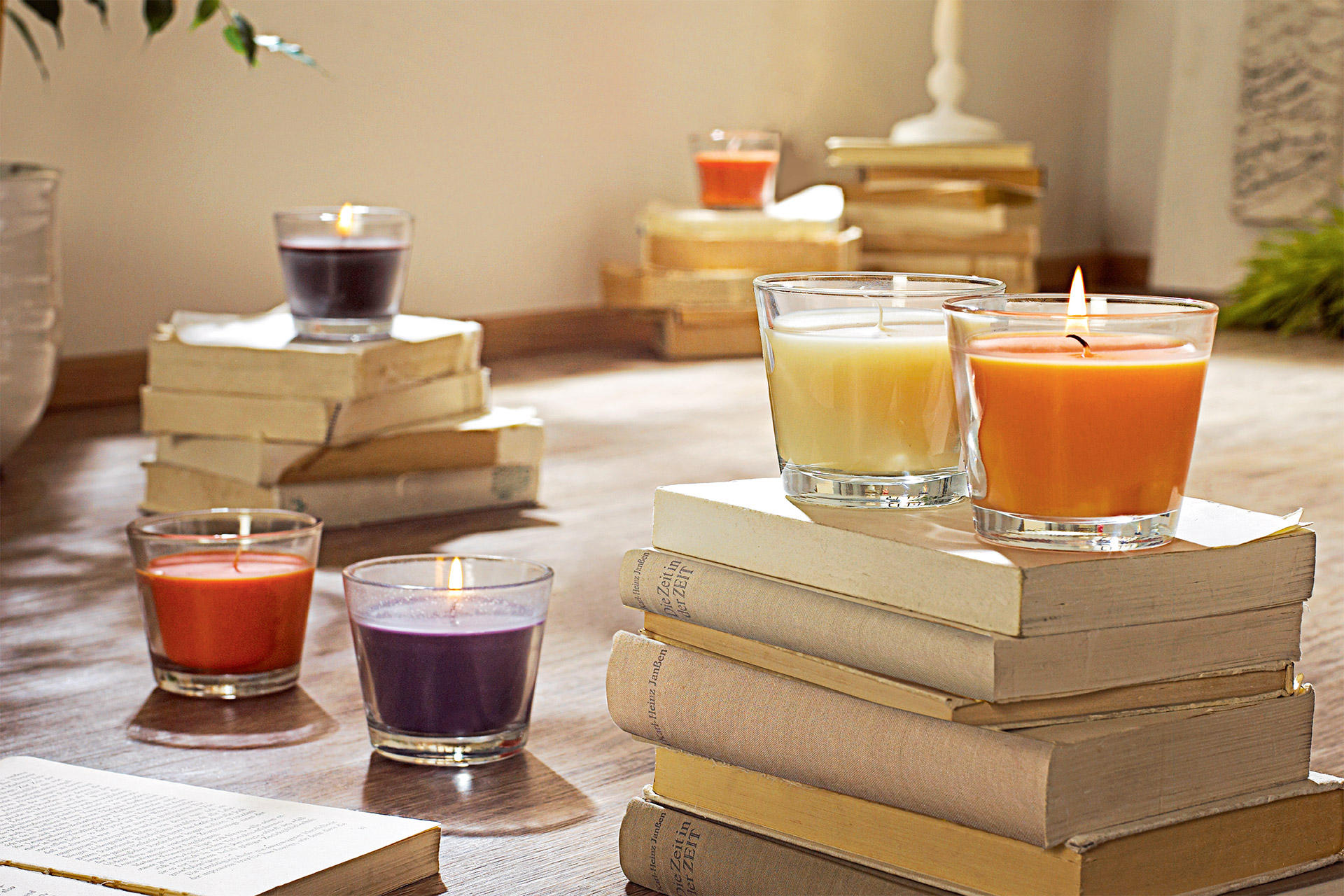 Šarene svijeće u čaši