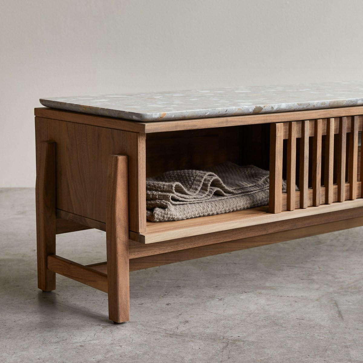 TV-SCHRANK Isaure Dunkelbraun aus Walnuss - Dunkelbraun, Holz (140/45/45cm) - Tikamoon