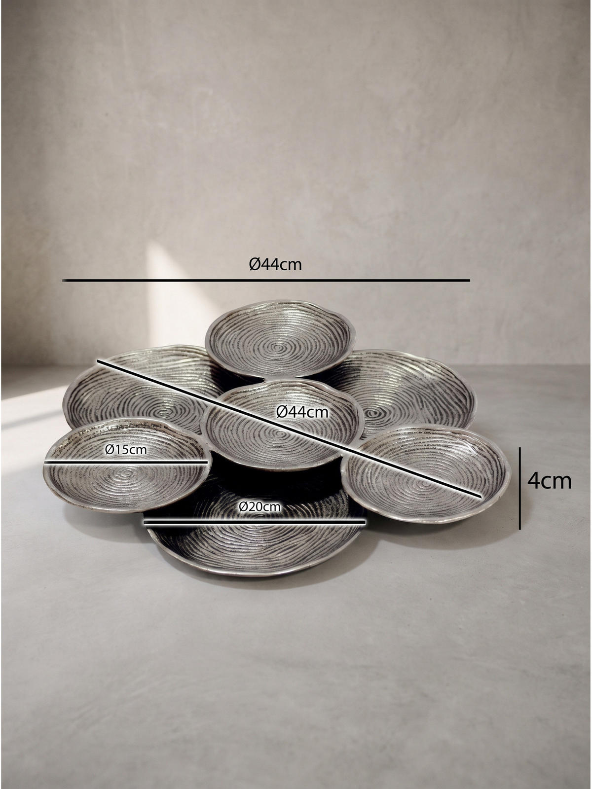 DEKOSCHALE CARMONA, Aluminium, handgefertigt, Silber, Ø 44 x 4 cm - Silberfarben, Metall (44/4cm) - KADIMA DESIGN