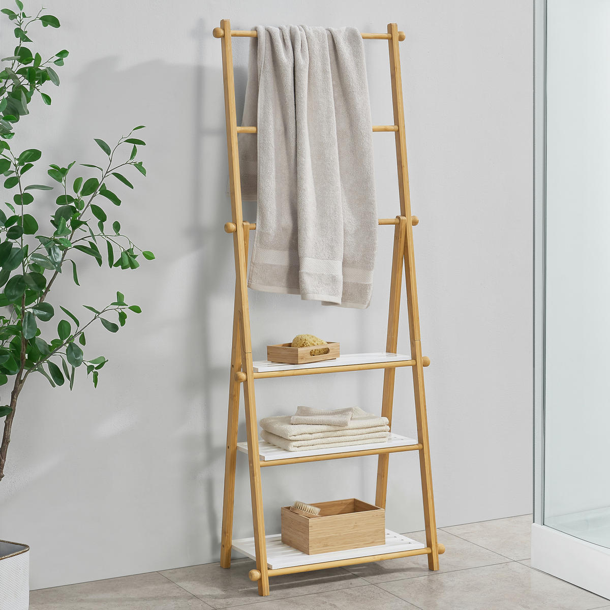 HANDTUCHSTÄNDER Lapinjärvi - Naturfarben, Holz (53/152/31cm) - [en.casa]