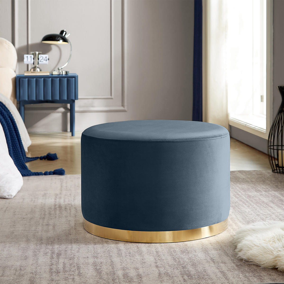 SITZPUFF Charlotte II aus Samt in Celadonblau und goldfarbenem Metall - Hellblau, Holzwerkstoff/Textil (60/40/60cm) - Sicaan