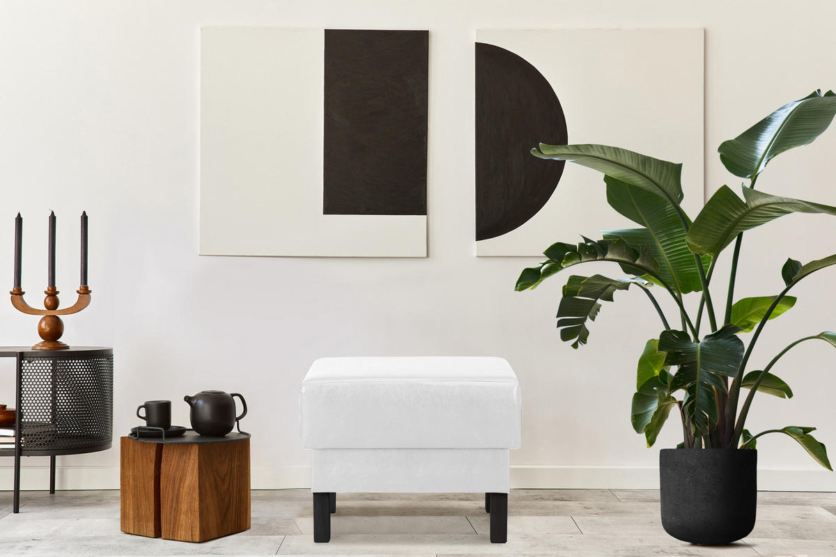 SITZHOCKER ESPECTO auf hohen Holzbeinen, weiß - Schwarz/Weiß, Textil (58/47/56cm) - KONSIMO®