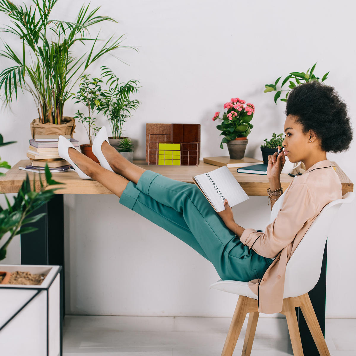 DRŽIAK na papiere - medená, kov (17.5/14/8cm) - Relaxdays