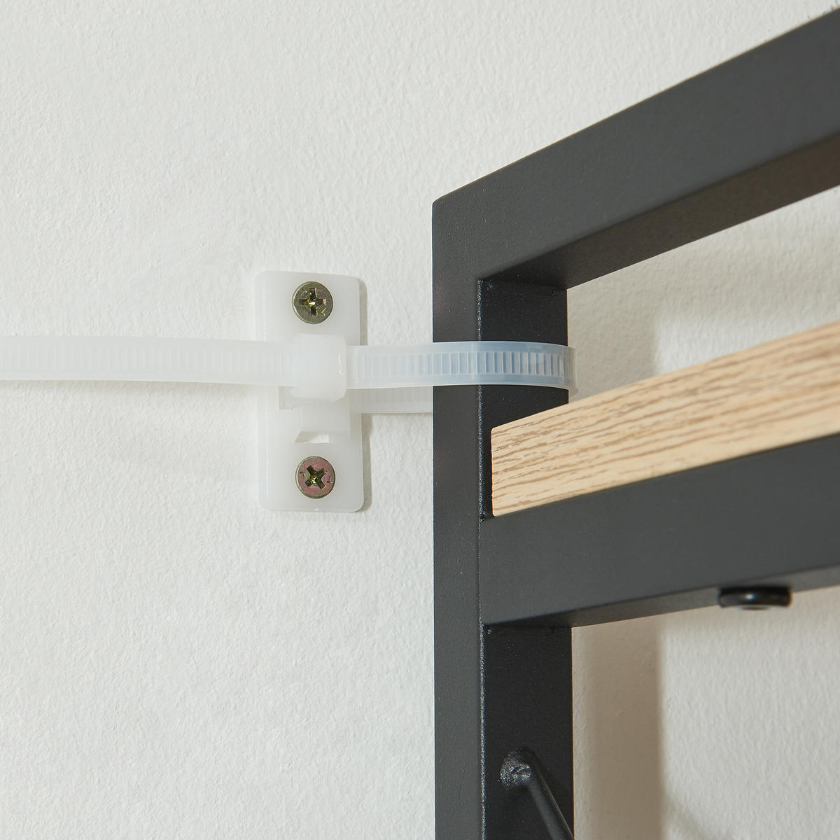 STANDREAGL Skørping - Eichefarben/Schwarz, Holzwerkstoff/Metall (65/160/30cm) - [en.casa]