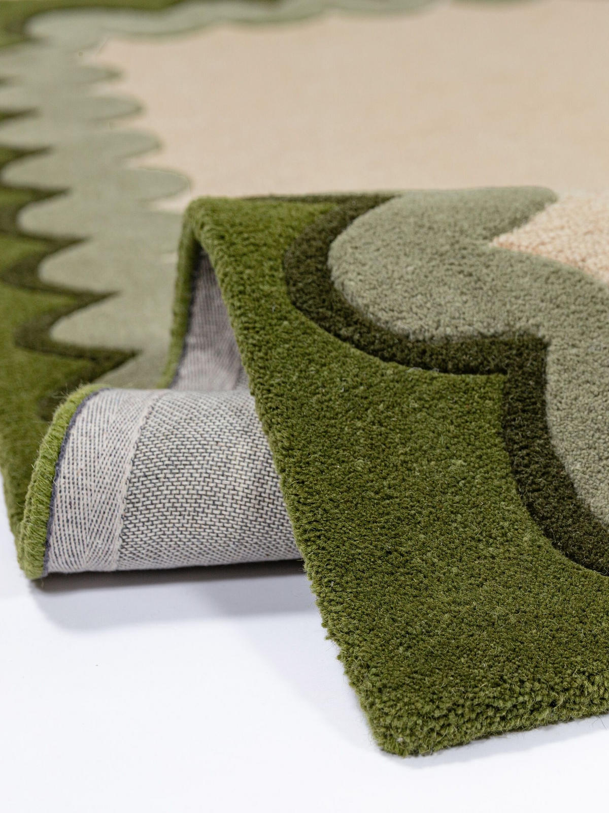 LÄUFER handgetuftet WAVENEY, in Olivgrün, Zickzack-Wellenbordüre, 80 x 230 cm - Grün, Textil (80/230cm) - KADIMA DESIGN