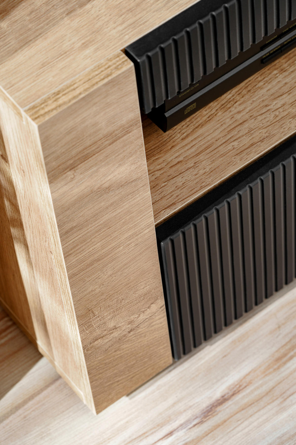 TV-LOWBOARD Ribbeck Eiche, schwarz 160 cm, TV Unterschrank mit Push-to-Open und Soft-Close - Eichefarben/Schwarz, Holzwerkstoff/Kunststoff (160/45/42cm) - Inn.Furn