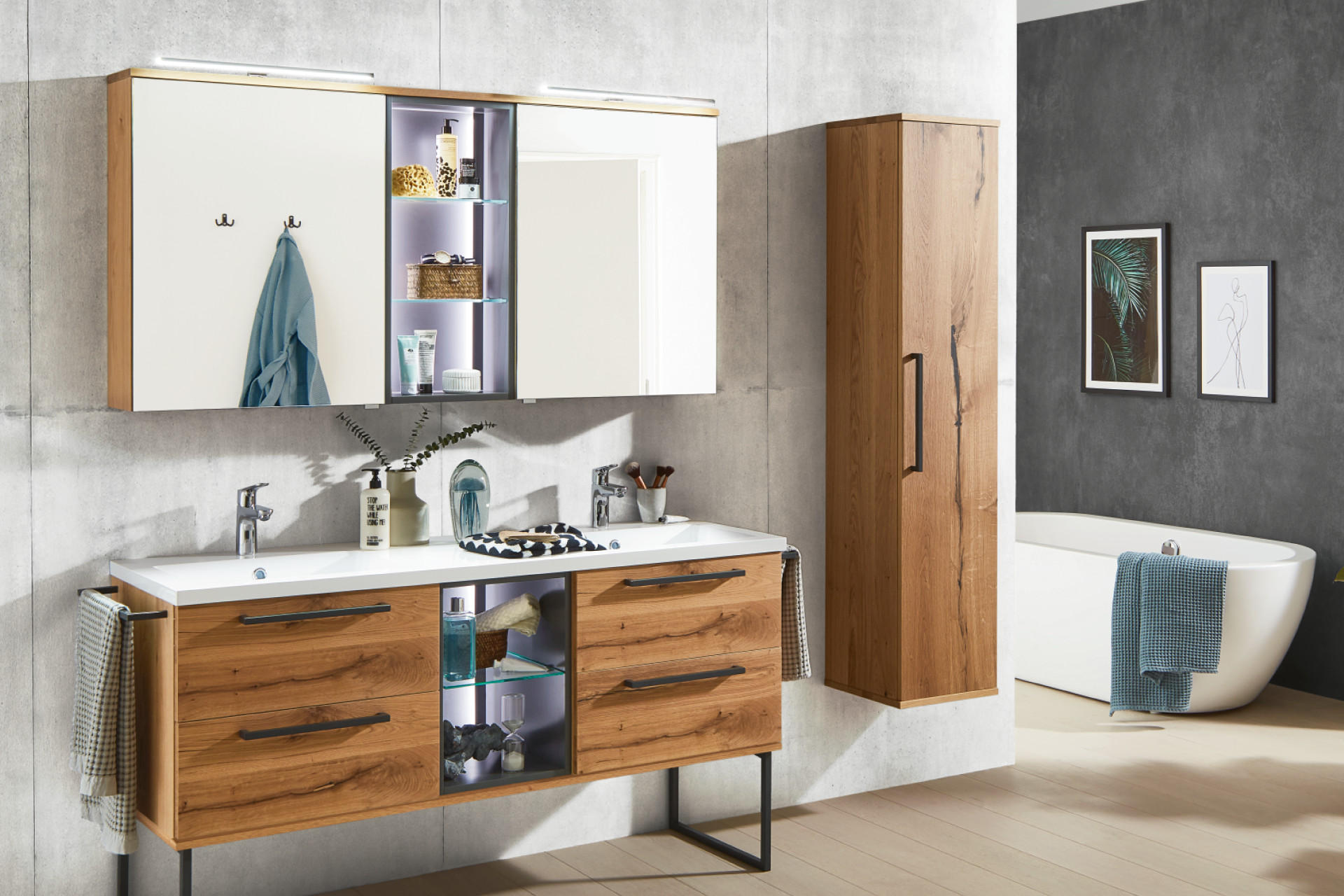 Badezimmer in Holzoptik
