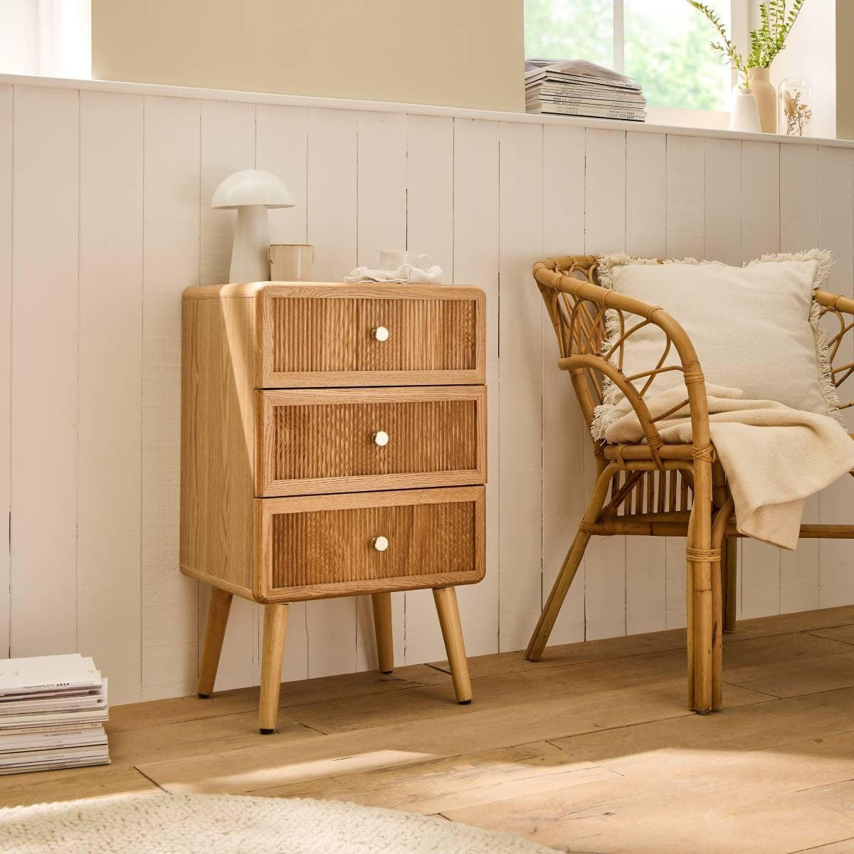 NACHTTISCH mit 3 Schubladen und lamellenartiger Front 35/71/42 cm - Eschefarben, Holzwerkstoff (35/71/46cm) - Calicosy