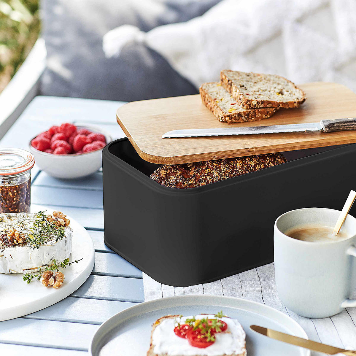 BROTBOX Bread 'N' Breakfast - Schwarz, Metall (18/13/31cm) - Butlers