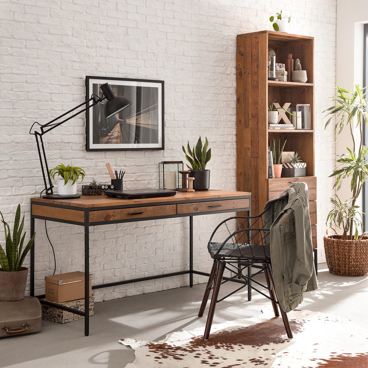 SCHREIBTISCH - Pinie massiv / Metall, Pinie Dunkel / Schwarz - Pinienfarben, Holz (60/140/76cm) - home24