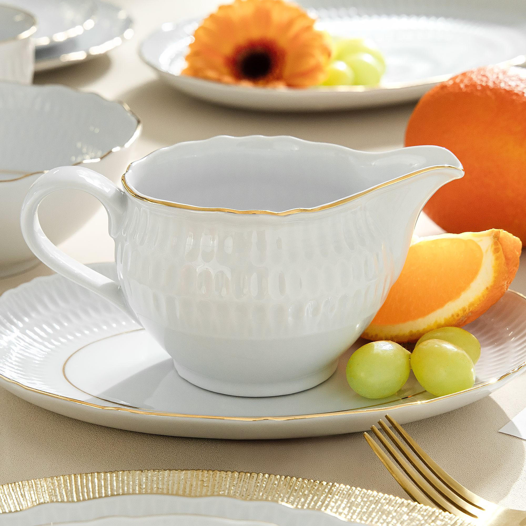 SAUCIERE MIT UNTERTASSE CMIELOW SOFIA GOLDRAND aus Porzellan - Weiß, Keramik (17.5/18/9cm) - KONSIMO®
