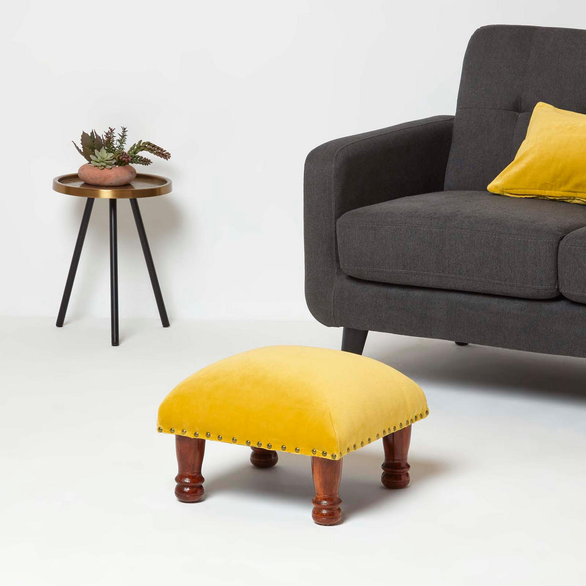 SAMT-HOCKER Mable, senfgelb mit Holzbeinen, 40/40/25 cm - Currygelb, Textil (40/25/40cm) - Homescapes