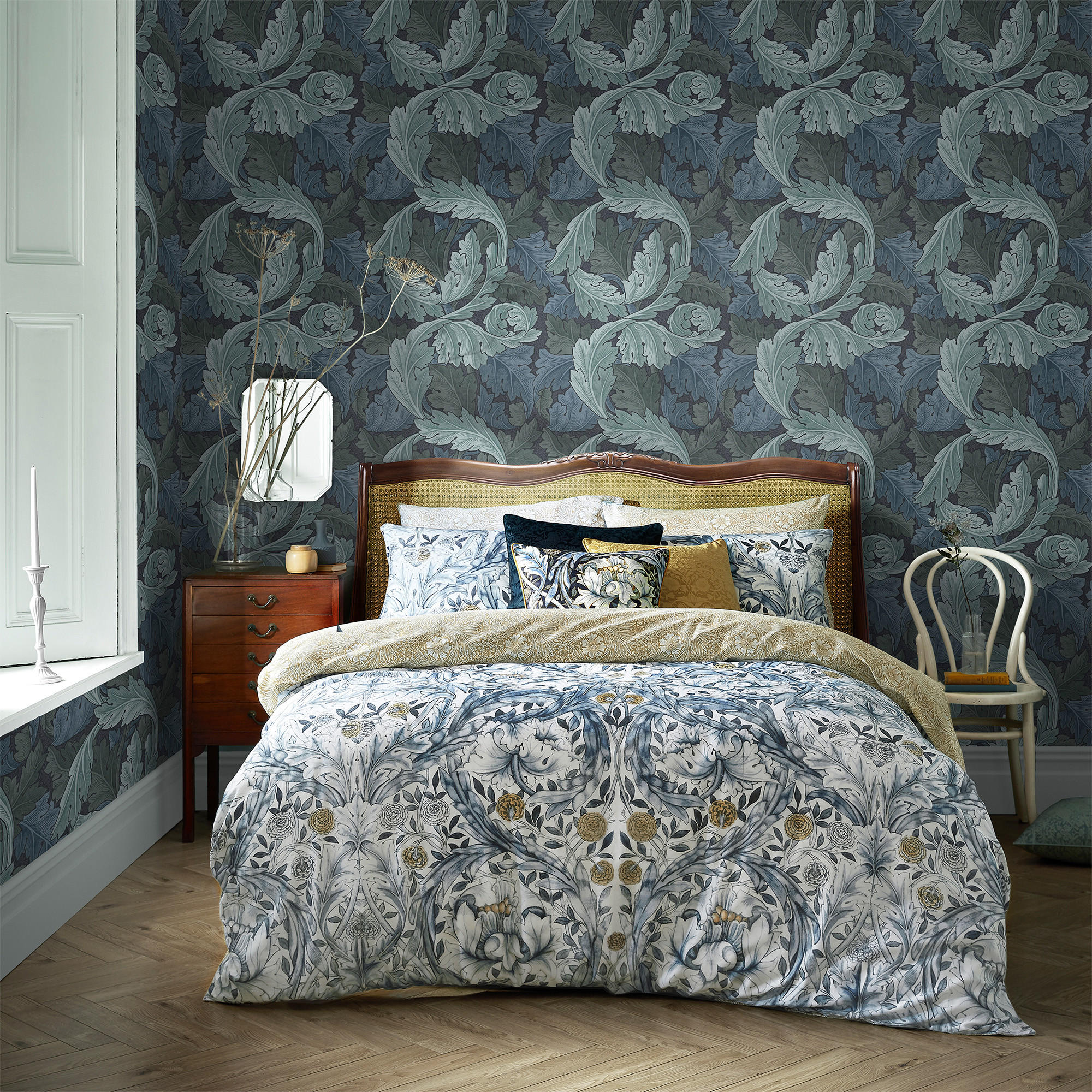 VLIESTAPETE Akanthus Blau - Blau, Papier/Kunststoff (52/1000cm) - Graham & Brown