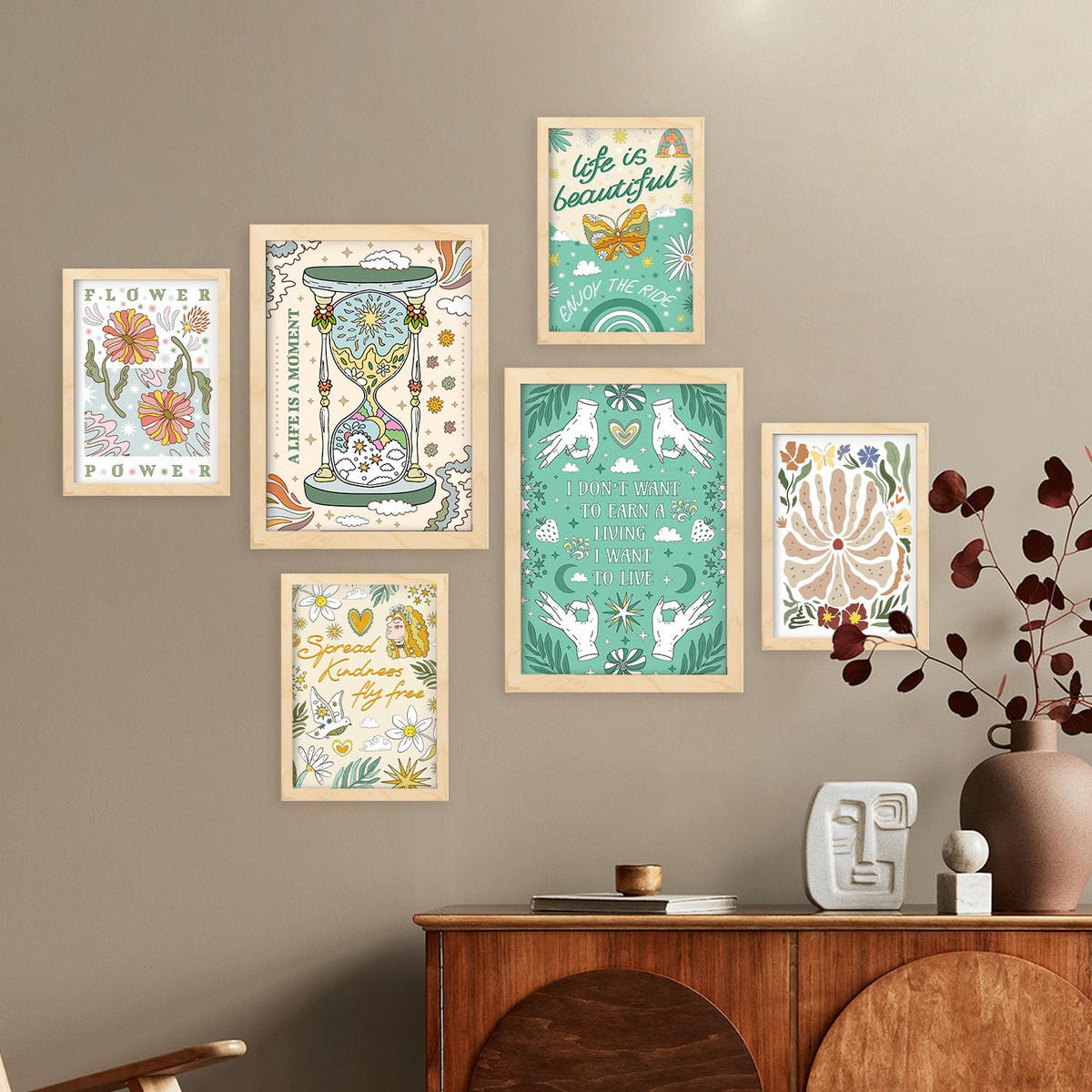 POSTER Set Mit 6 Drucken Von Live In Brilliant Groovy Style Postersammlung Dekorative Rahmen Für Zuhause Wandkunstdruck A3 & A4 Rahmen Aus Hellem Holz - Beige, Papier (29/3cm) - Nacnic