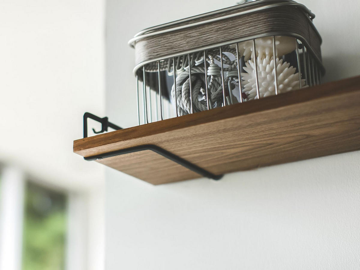 WANDREGAL Tower dunkelbraun 76/7/20 cm - Schwarz, Holz (76/20/7cm) - Yamazaki