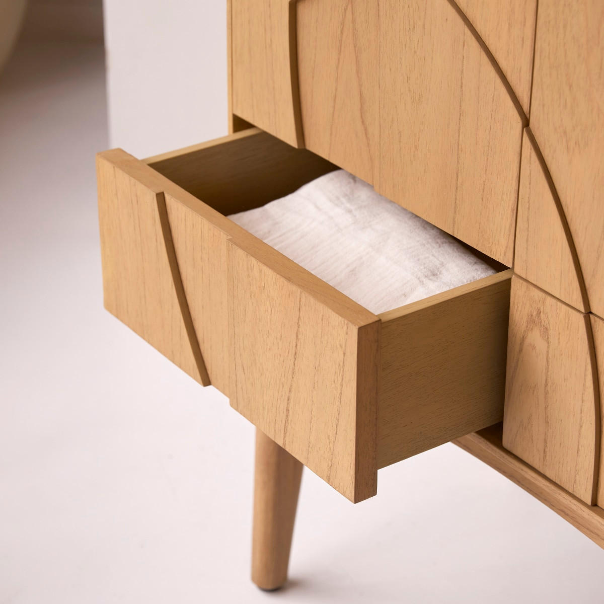 SCHRANK Otho Natur aus Helles Mindiholz - Naturfarben, Holz (90/180/45cm) - Tikamoon
