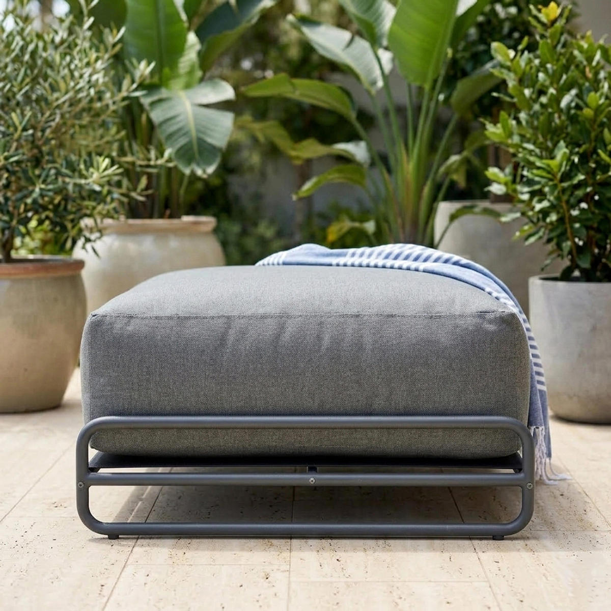 GARTENHOCKER mit Gestell, grauem - Grau, Textil (97/42/97cm) - Oviala
