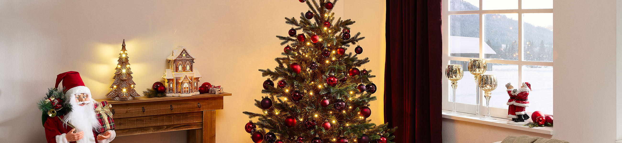 Wohnzimmer weihnachtlich geschmückt