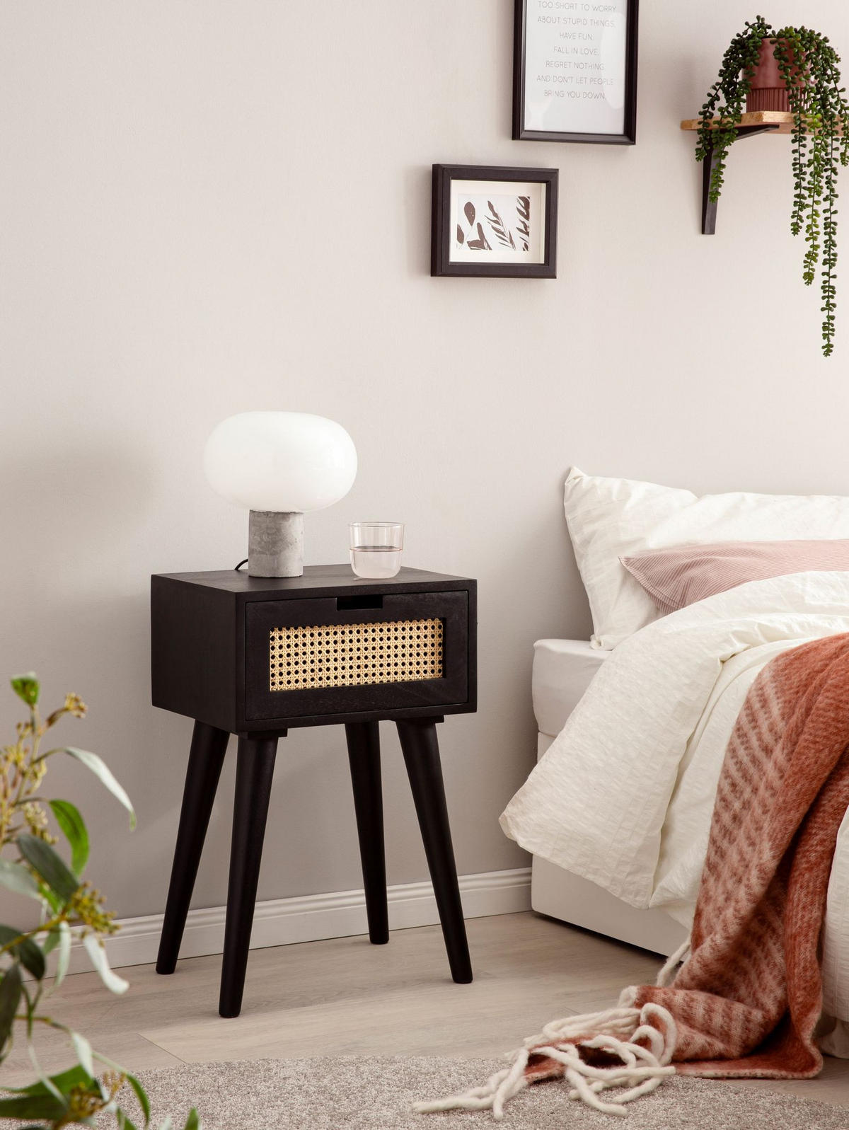 NACHTTISCH – Mango Massivholz/Rattan, 40x60x30 cm, Schwarz, 1 Schublade, Wiener Geflecht - Schwarz, Holz (40/60/30cm) - KADIMA DESIGN