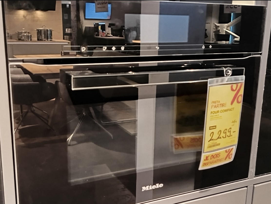FOUR COMPACT MIELE - Miele