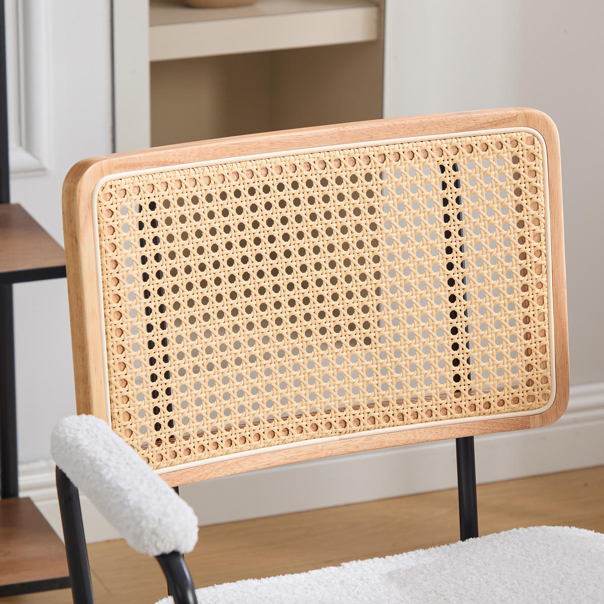 DREHSTUHL DE-36881 mit Rattan-Rückenlehne, Chenille-Sitz und Armlehnen Elfenbein - Creme, Metall (58.5/91.5/61cm) - ComfortXL