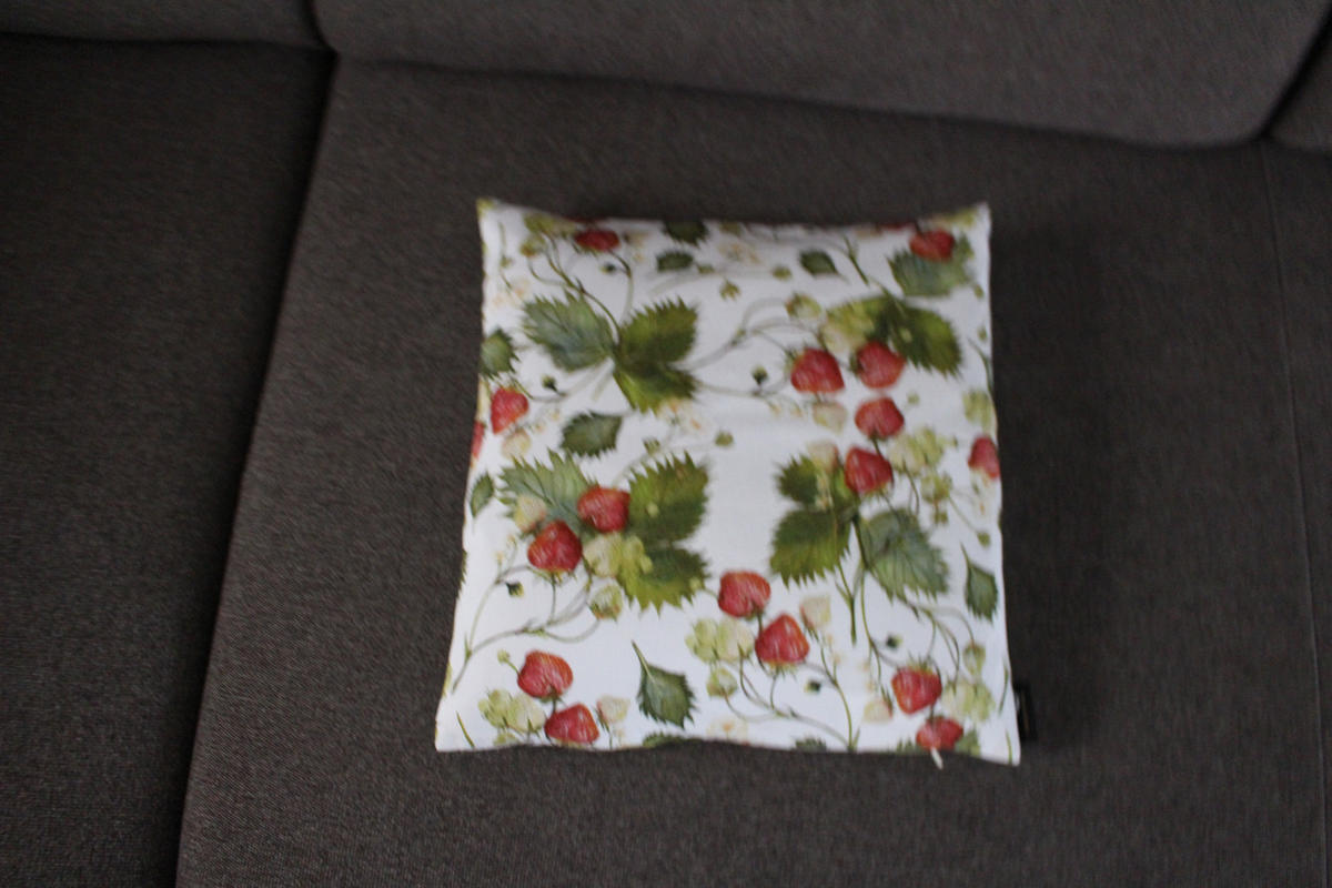 KISSENHÜLLE ERDBEERE OBSTGARTEN - Multicolor, Textil (38/38cm) - Yve! decoration
