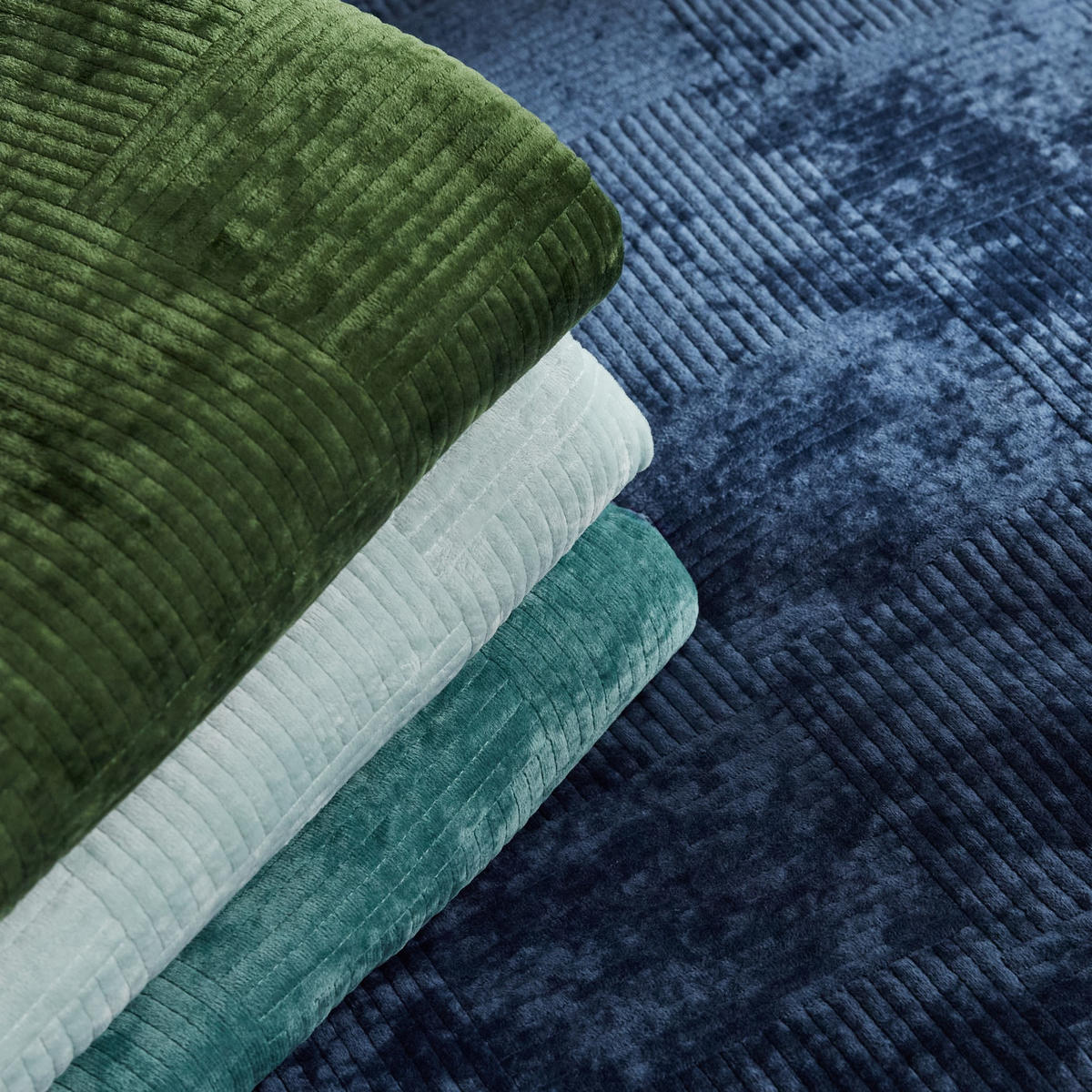 TAGESDECKE Quadron - Pastellblau, Textil (200/220cm) - home&you