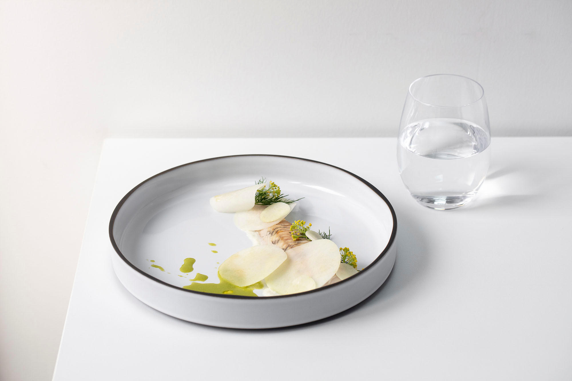 SCHALE GOURMET CARACTERE 23 cm Kumuluswolke weiss - Weiß, Keramik (23cm) - Revol Porcelaine France