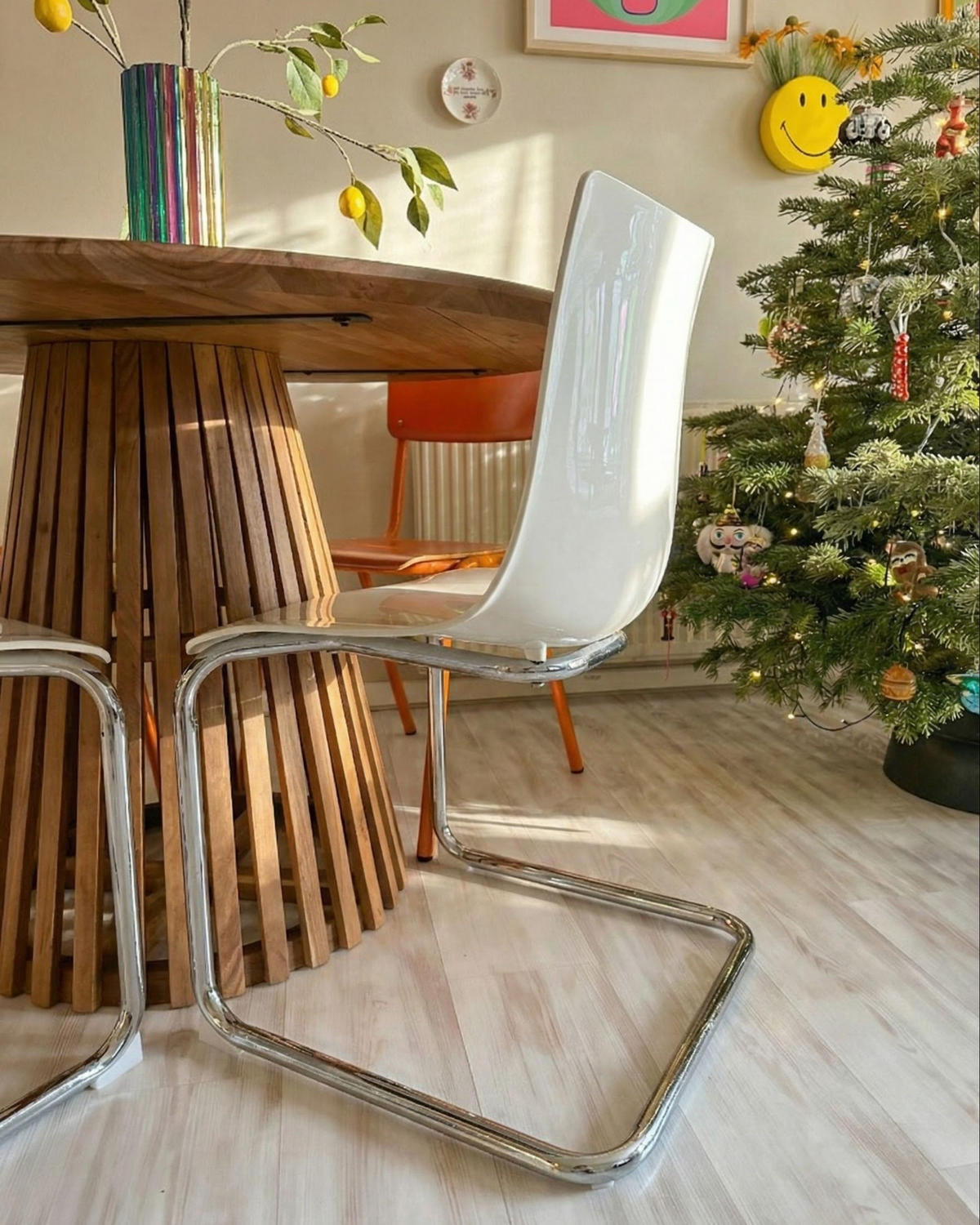 ESSTISCH Akazienholz dunkelbraun 120 cm Mesilla - Dunkelbraun, Holz (120/120/77cm) - Beliani