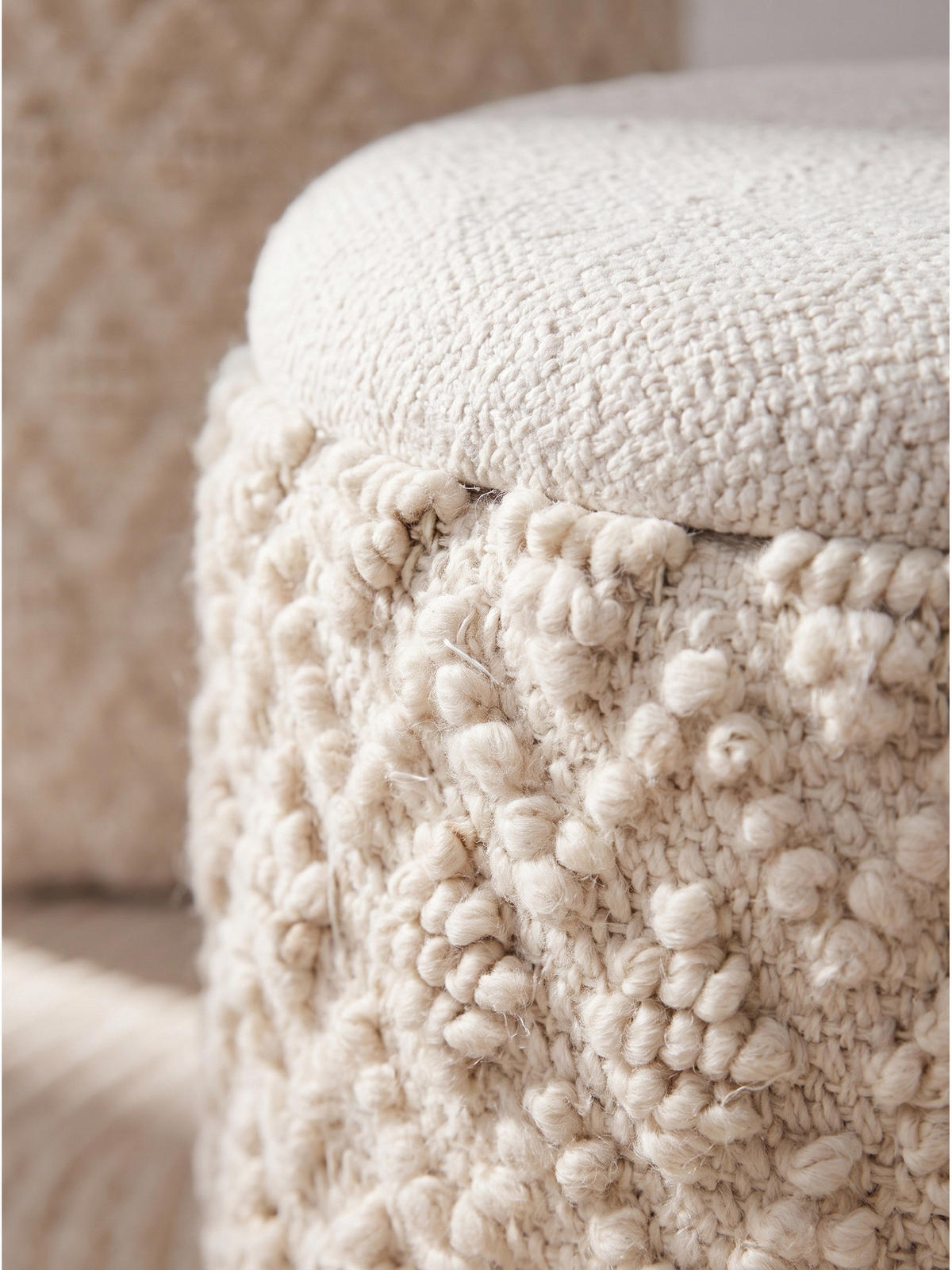 SITZHOCKER RHONE, Stoff, mit Textilbezug, mit Noppenstruktur, Creme, Ø 40 x 45 cm - Beige/Creme, Textil (40/45/40cm) - KADIMA DESIGN