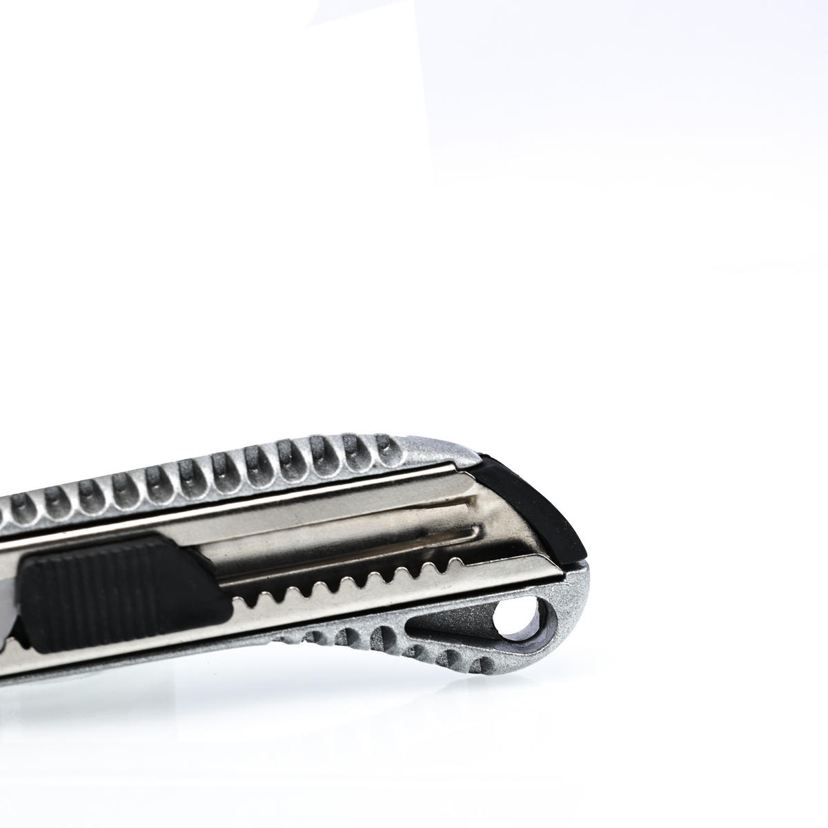 TAPETENMESSER Universal - Abbrechklinge 18 mm, Aluminiumgehäuse, Länge 155 mm, Stahlklinge - Multicolor, Kunststoff/Metall