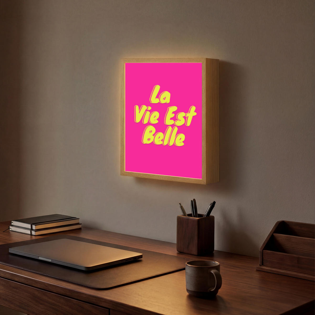 NÁSTĚNNÁ LAMPA S AKUMULÁTOREM Citace - Retro - Pink 30x40 cm - růžová, kompozitní dřevo (30/40/8cm) - OnlyWow