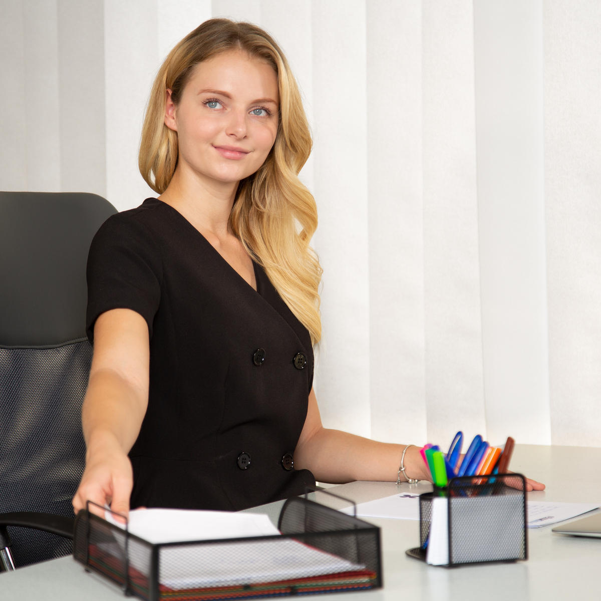 UKLADANIE dokumentov - čierna, kov (26/8.5/33.5cm) - Relaxdays